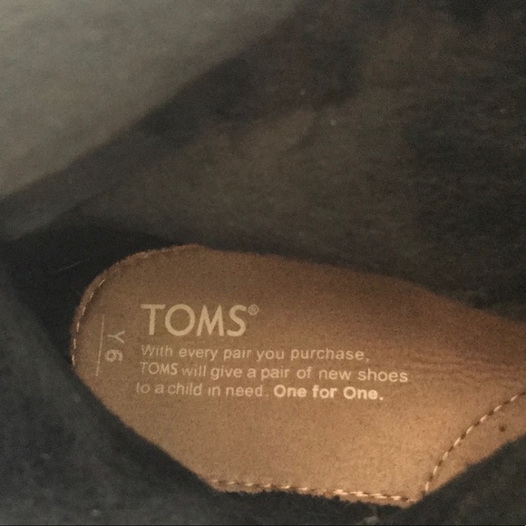 Toms women’s gray suede boot - Picture 9 of 16